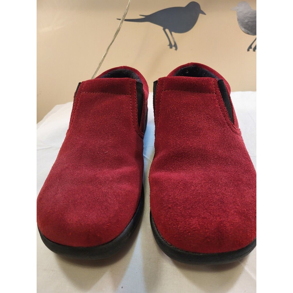 Lands End Women's 8B Suede Look Slip On Shoes, Exc Cond, Red